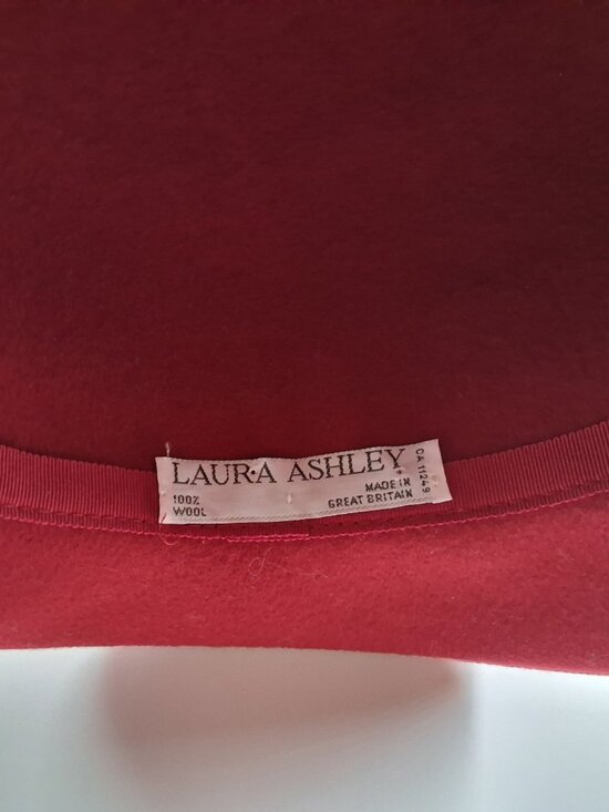 Laura Ashley Wool Felt Hat Raspberry Wide Brim Grosgrain Ribbon Vintage UK 22.5\